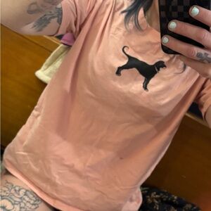 The Black Dog Peach T-Shirt with Black Dog Print